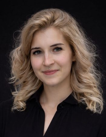 Zahnarzt Erlangen Mandy Mitarbeiterin